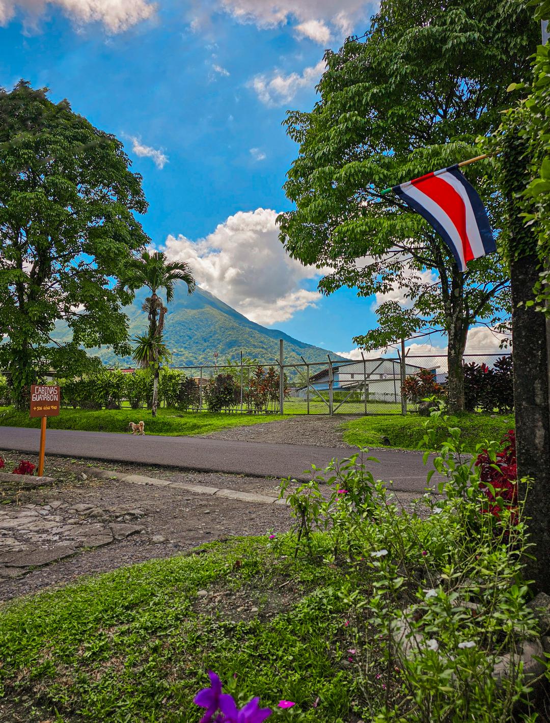 Cozy interior of Guayabón Cabin 2 in La Fortuna