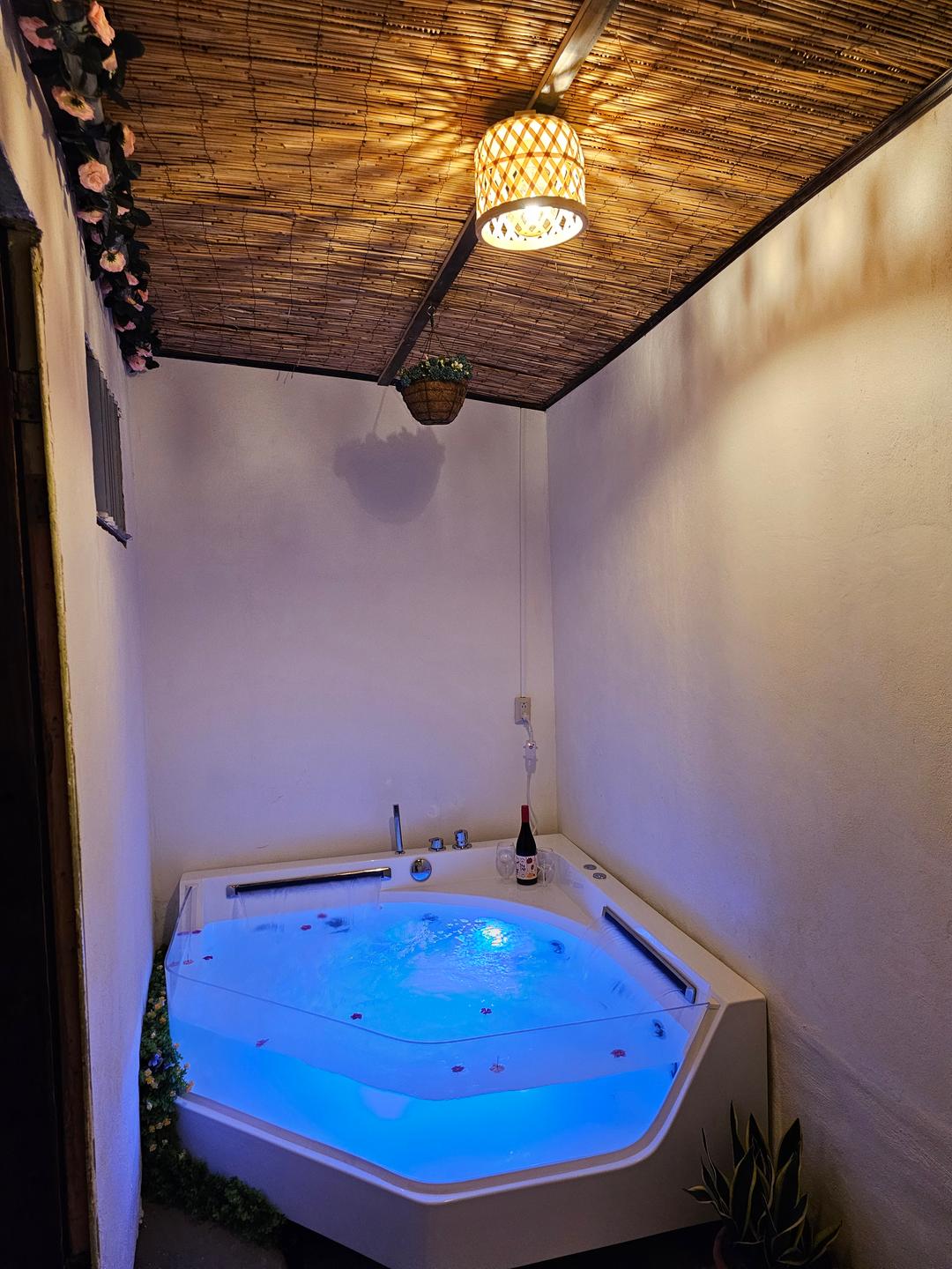 Cozy interior of Guayabón Cabin 3 in La Fortuna