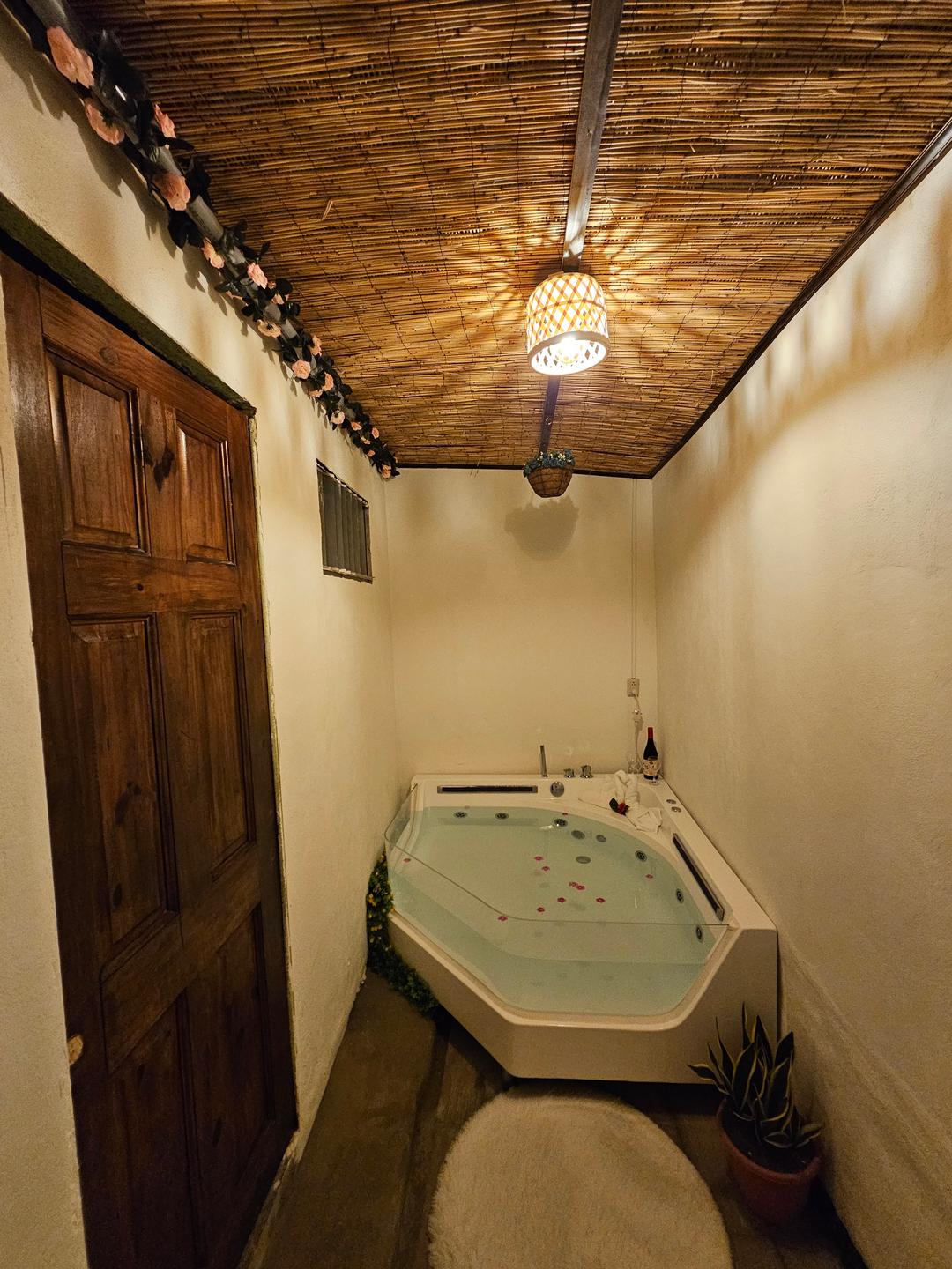 Modern and equipped kitchen in Guayabón Cabin 3