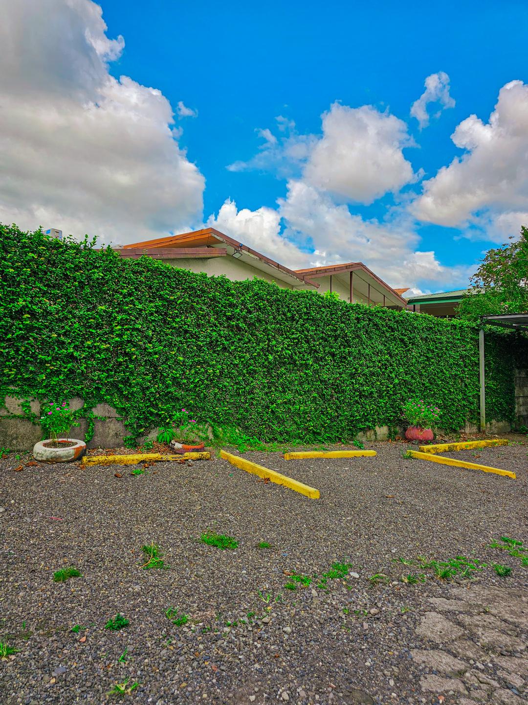 Parking in Cabinas Guayabon